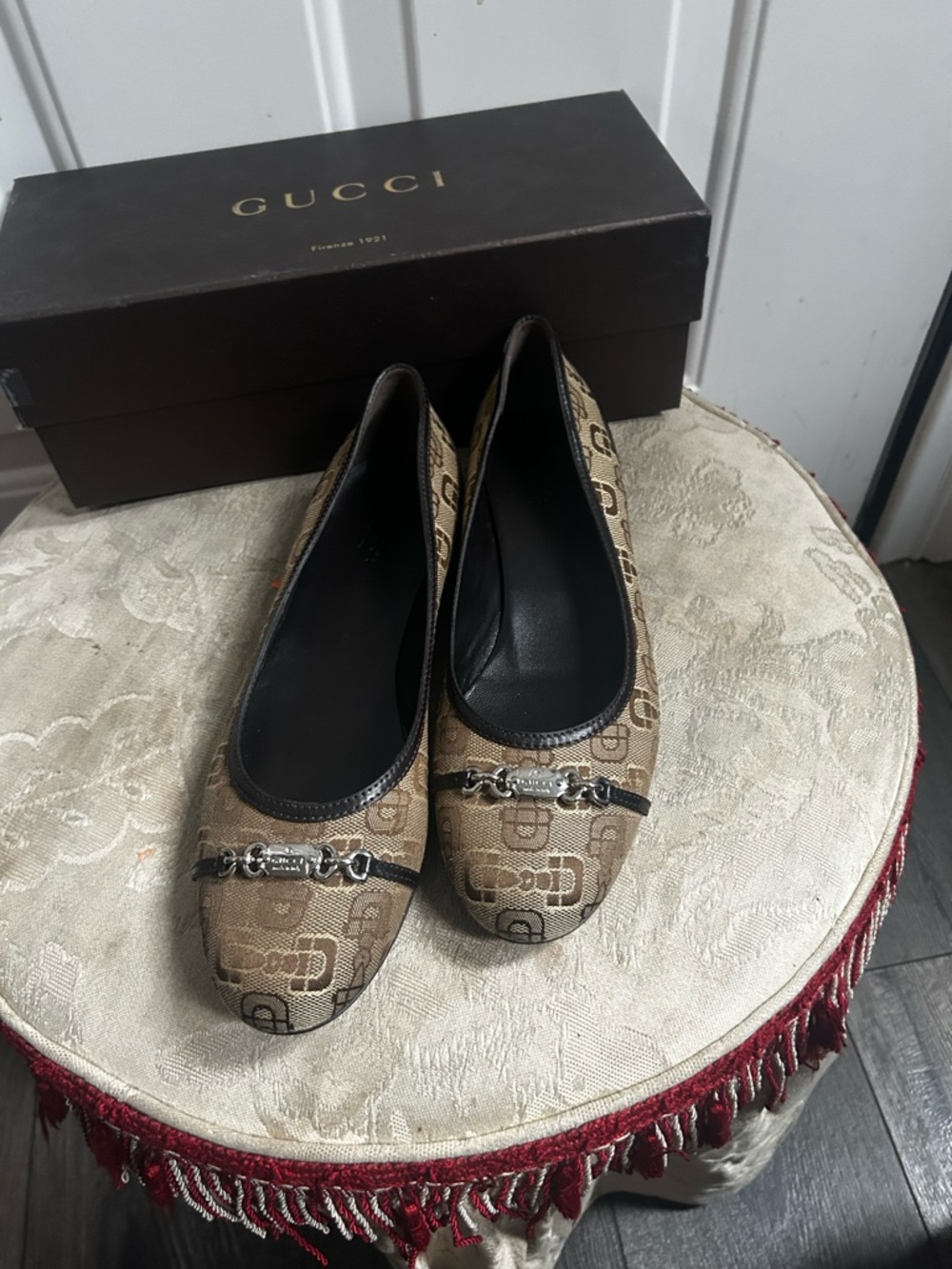 Gucci Brown Monogram Canvas Flats with Black Trim Sz 39. - Picture 7 of 16